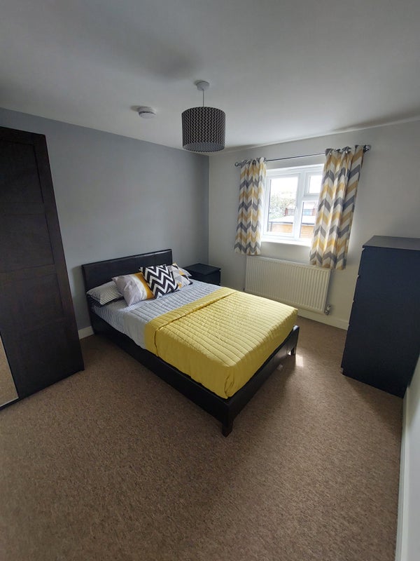 Photo 1: DOUBLE - FIRST FLOOR 