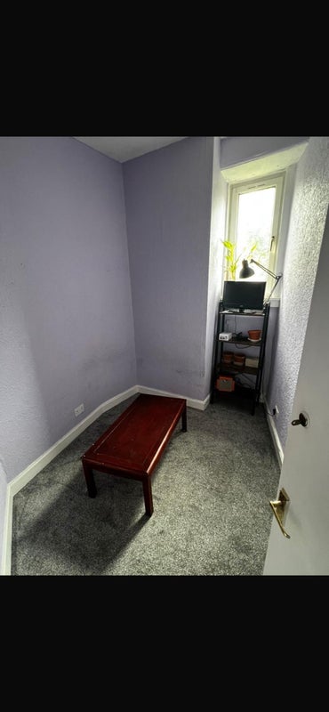 Photo 1: Communal area