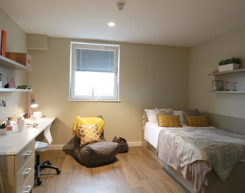 Photo 1: Exact corner room layout