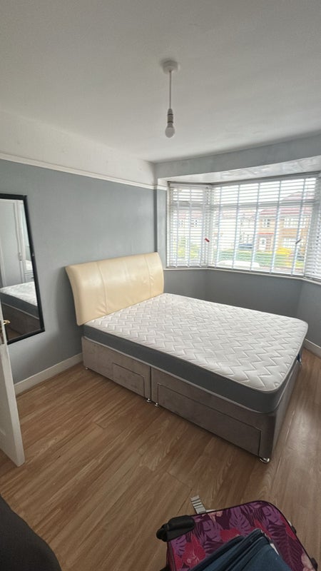 Photo 1: Double room central Worthing 