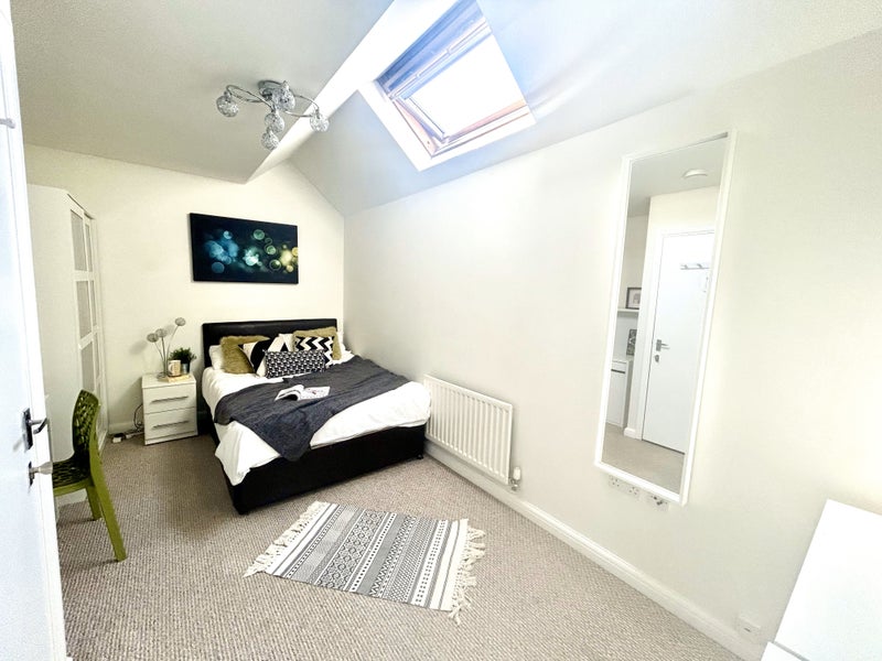 Photo 1: Double room, fully furnished