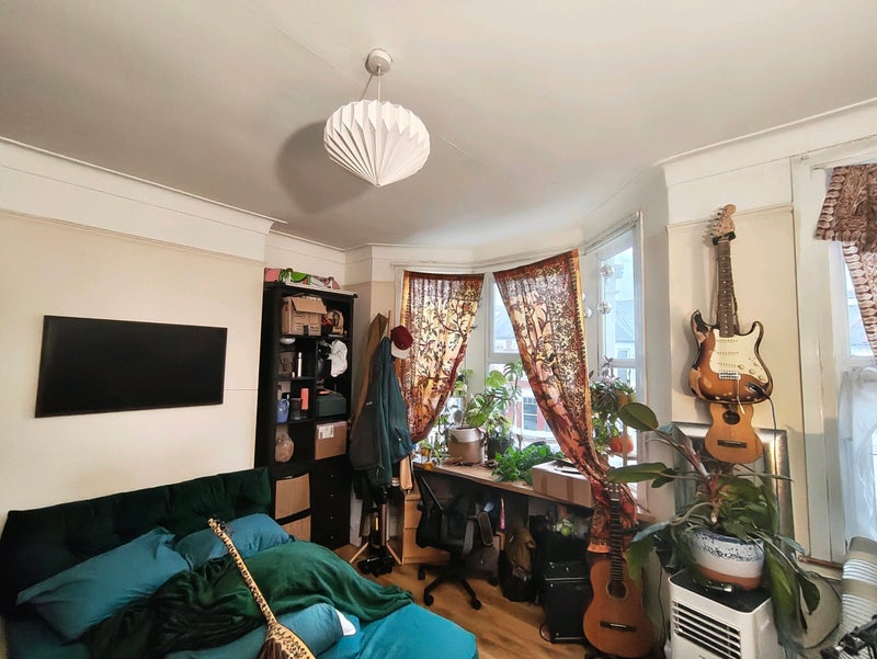 Photo 1: Room 2 £750