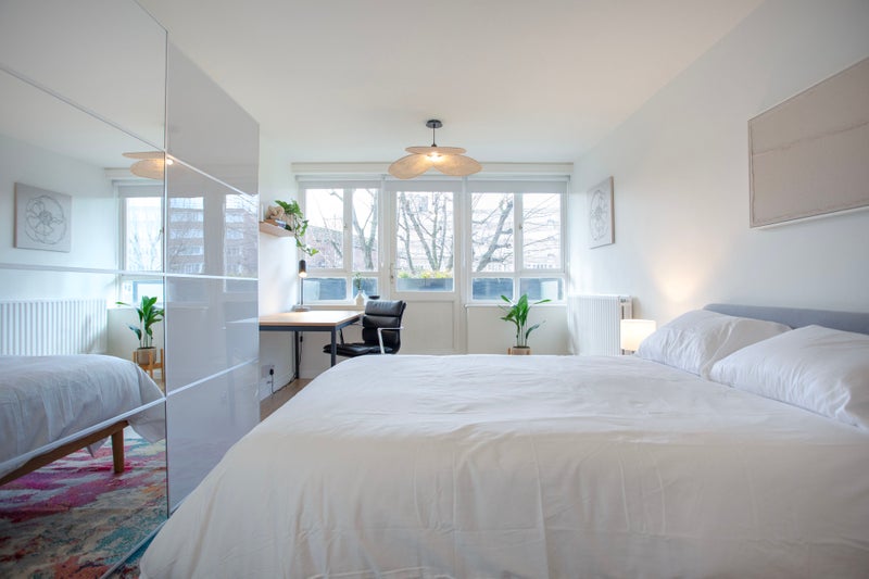 Photo 1:  Room 1 £1,420 Available 04 December