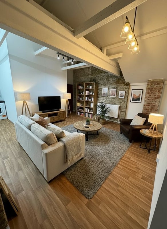 Photo 1: Open Plan Living