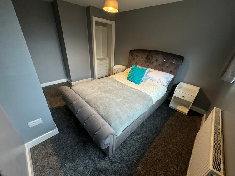 Photo 1: Room 5 @ £700pcm