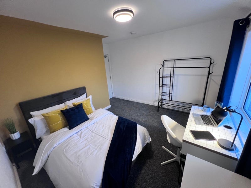 Photo 1: Large Double 