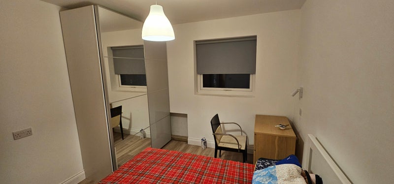 Photo 1: double room with double sliding door wardrobe