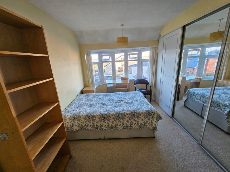 Photo 1: Room view 1