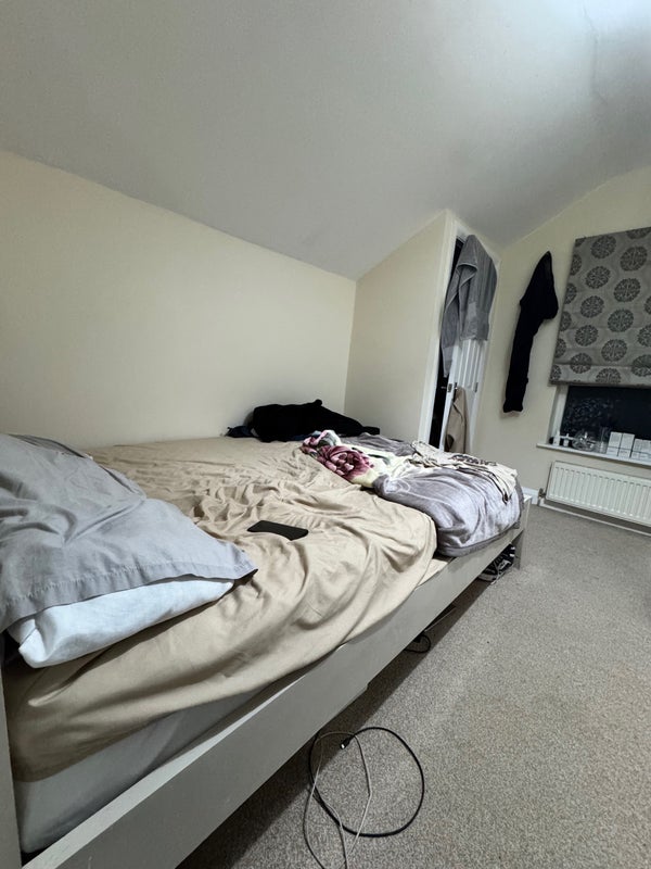 Photo 1: Looking for urgent swap for a single room :)