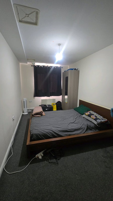 Photo 1: 3 Shring Bed Room