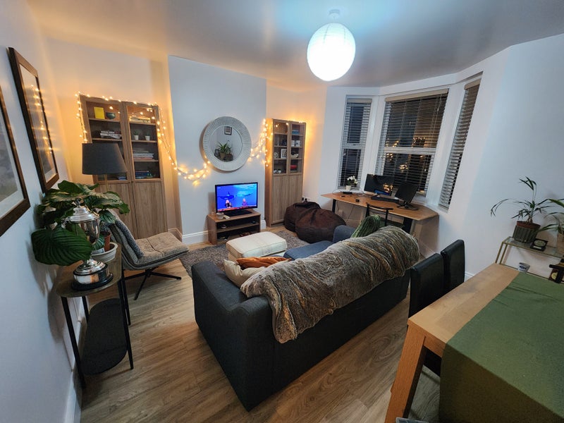 Photo 1: Joint living room