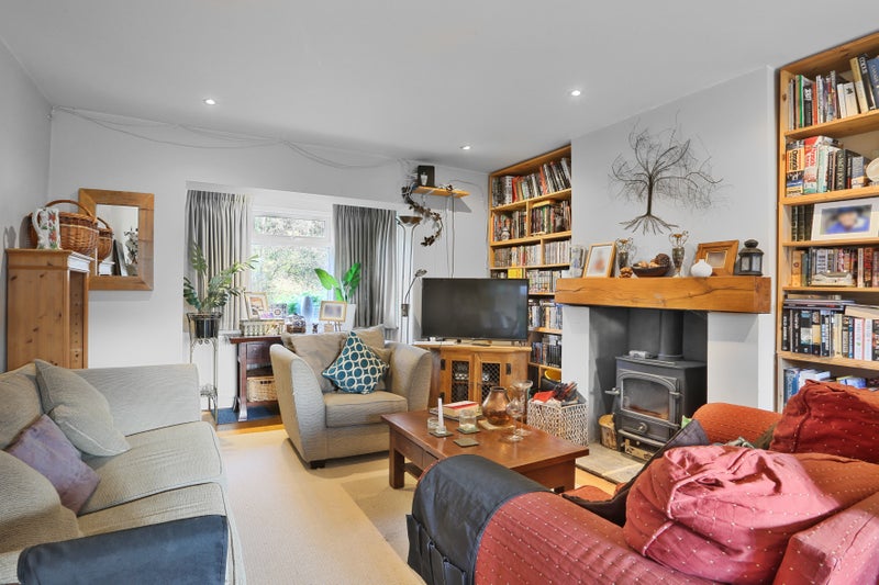 Photo 1: SHared Lounge