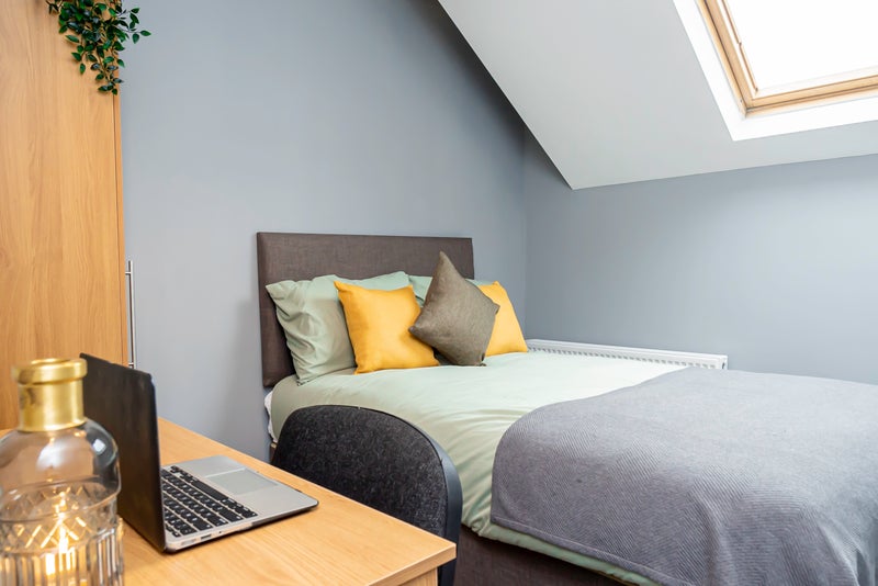 Photo 1: Available 01 Jan 2026 