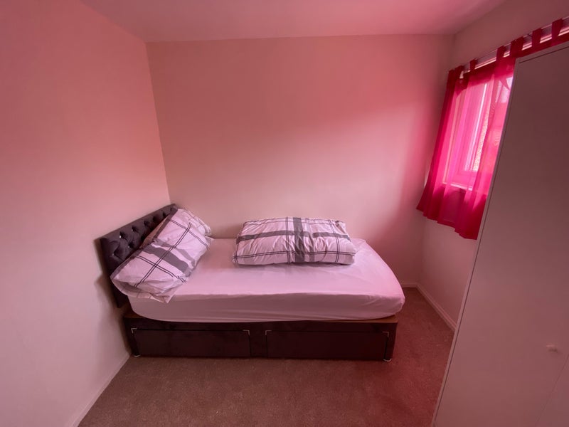 Photo 1: Single room