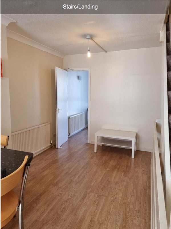 Photo 1: Main hall/living area