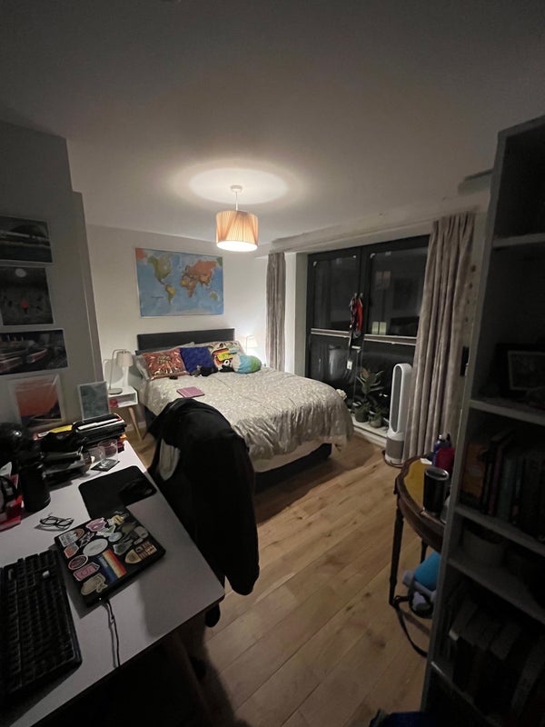 Photo 1: The bedroom. 