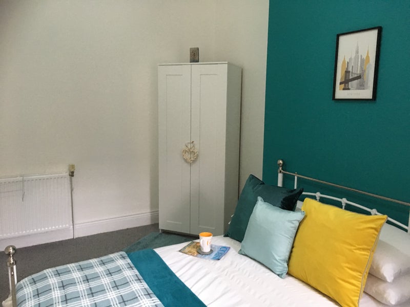 Photo 1: Available Ground Floor Room