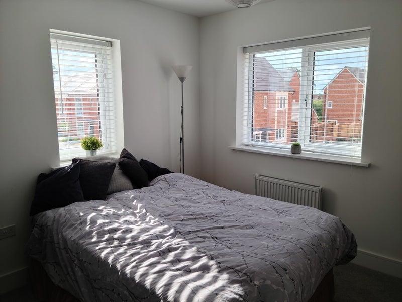 Photo 1: Double Bedroom