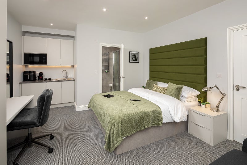 Photo 1: Suite 3 - Suitable for couples 