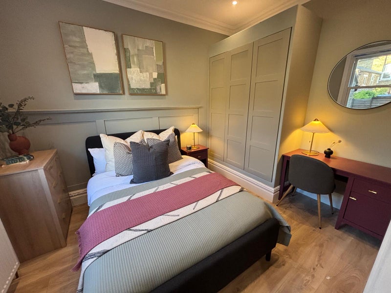 Photo 1: Bedroom 1  £1516 (En-Suite)