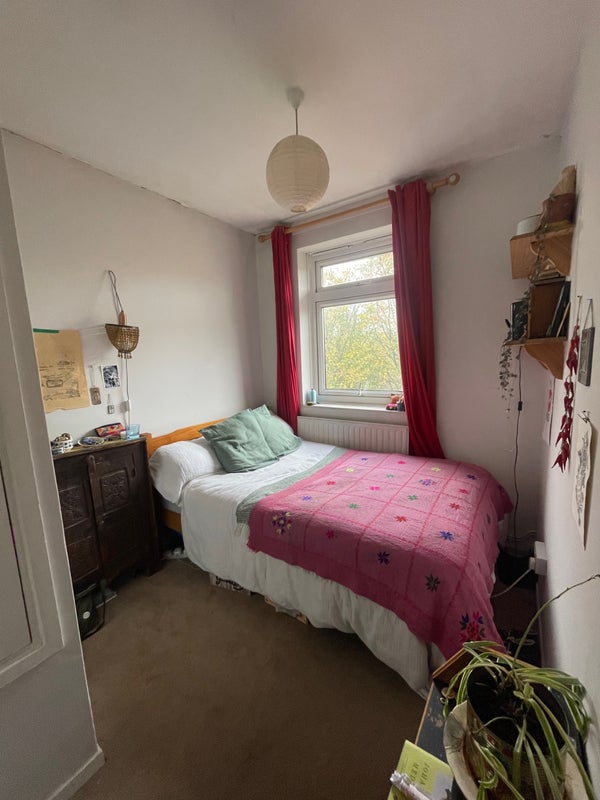 Photo 1: Bed is 3/4 in size but comes with my electric blanket ! <3