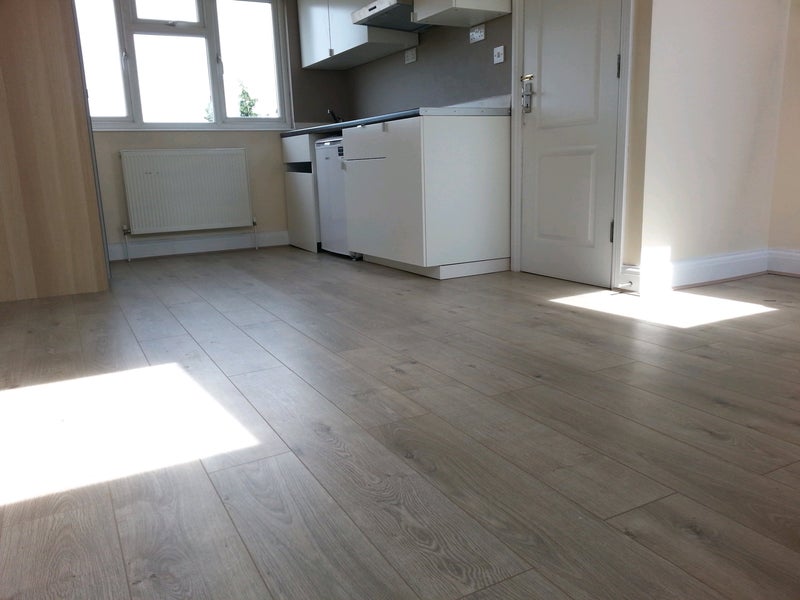 Photo 1: Studio flat