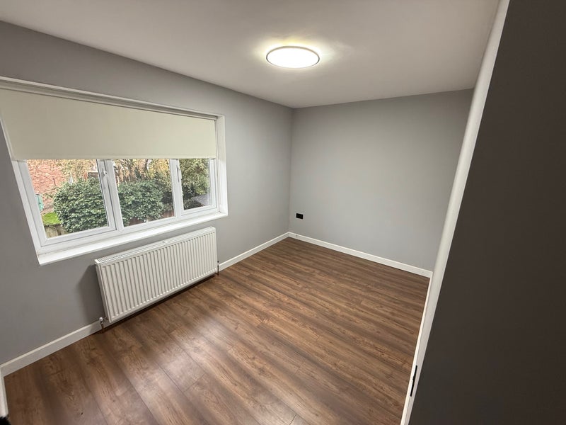 Photo 1: Bedroom available