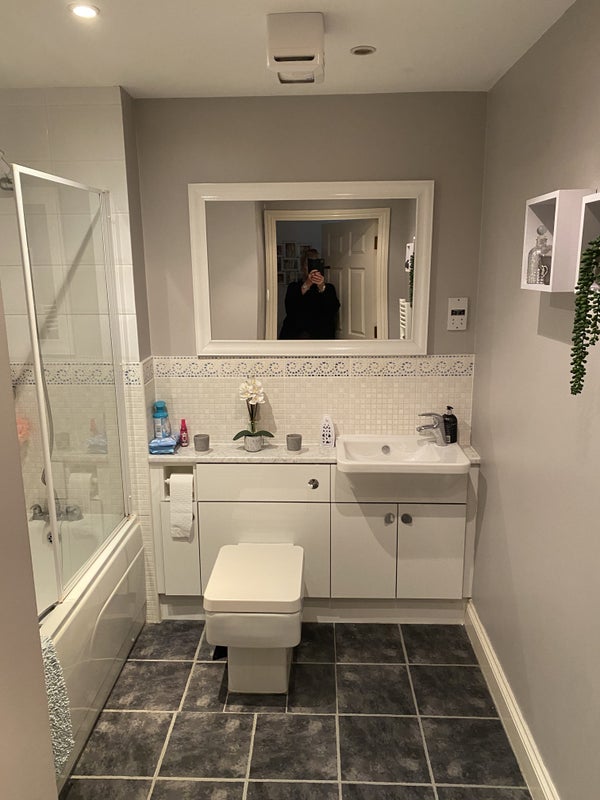 Photo 1: Bath and shower