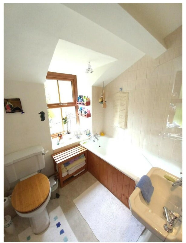 Photo 1: Bathroom 