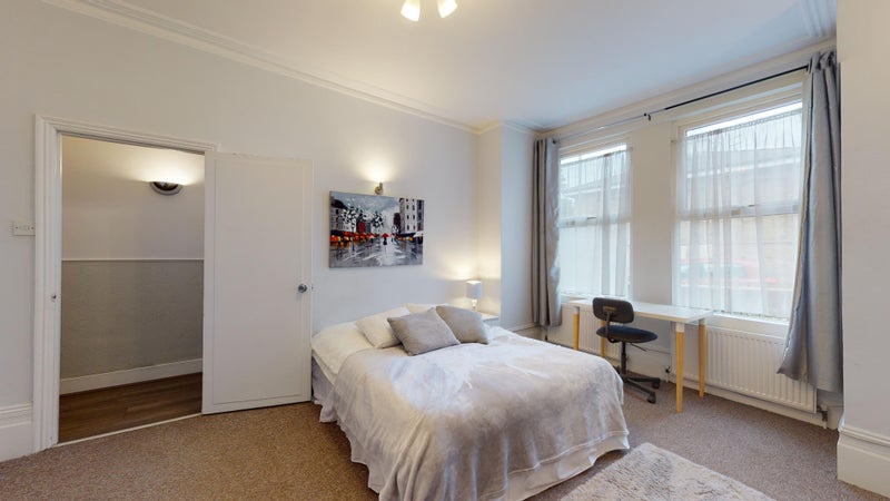 Photo 1: Room 2 w en-suite