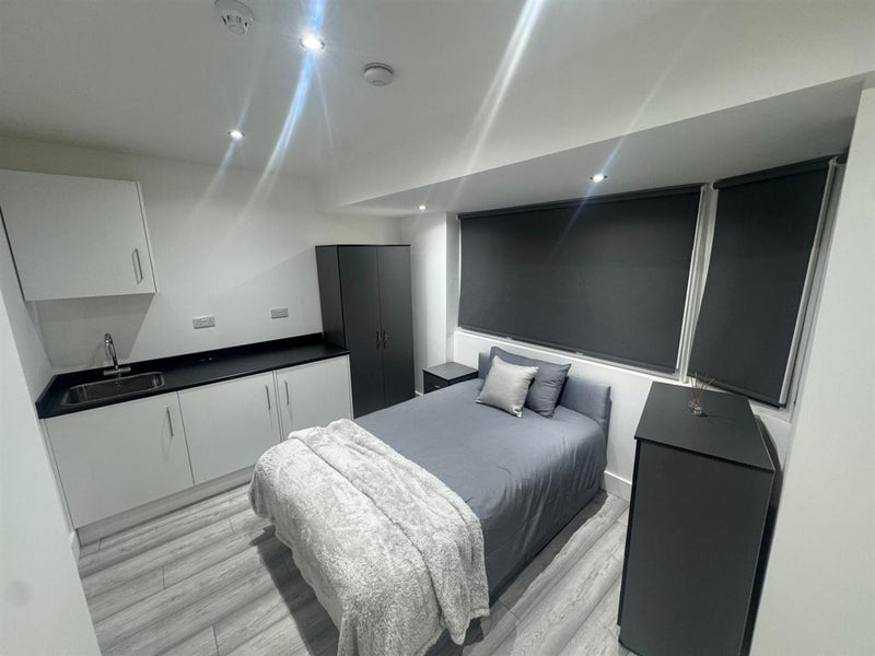 Photo 1: Double Room 