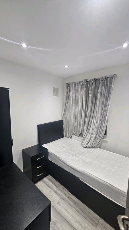 Photo 1: Room 1- box room