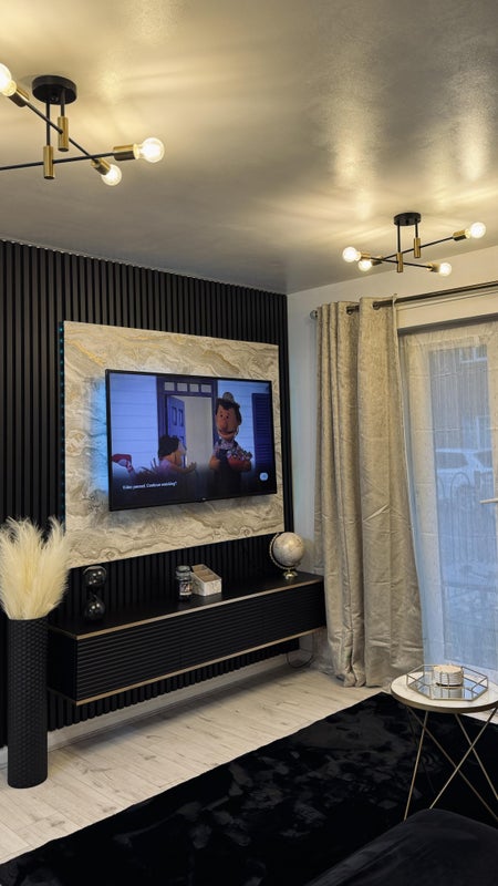 Photo 1: Living room