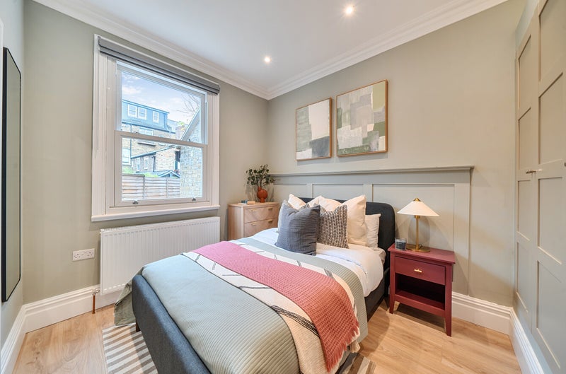 Photo 1: Bedroom 1 (£1516)