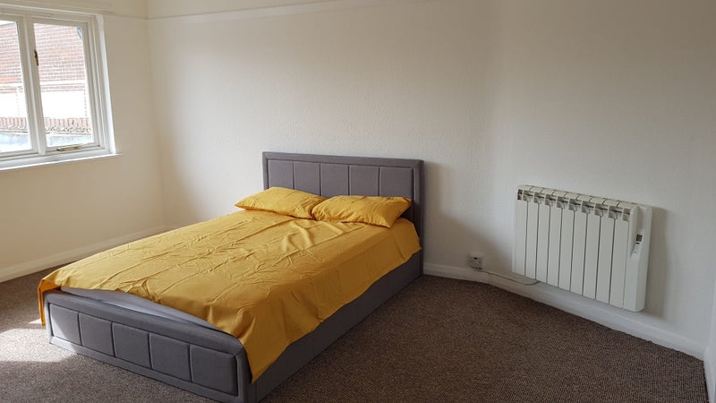 Photo 1: This is a rear bigger than double room in the flat and available 