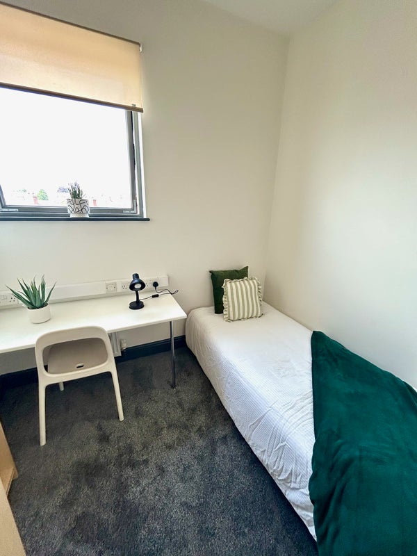 Photo 1: example ensuite