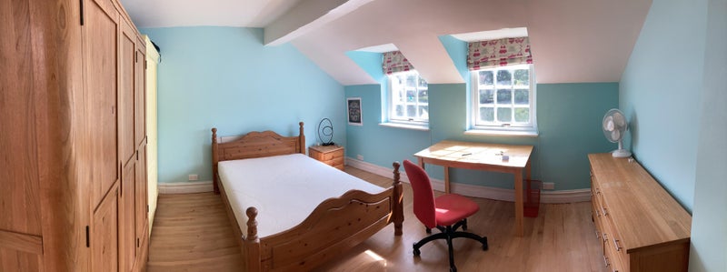 Photo 1: Very comfortable room next to the shared bathroom