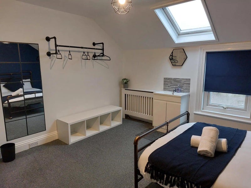 Photo 1: 61 Grange Road 