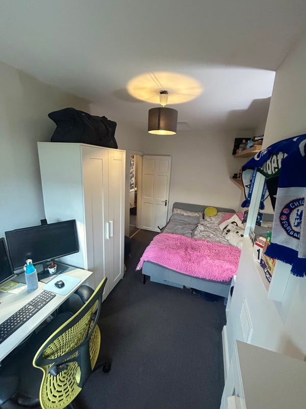 Photo 1: Bedroom available