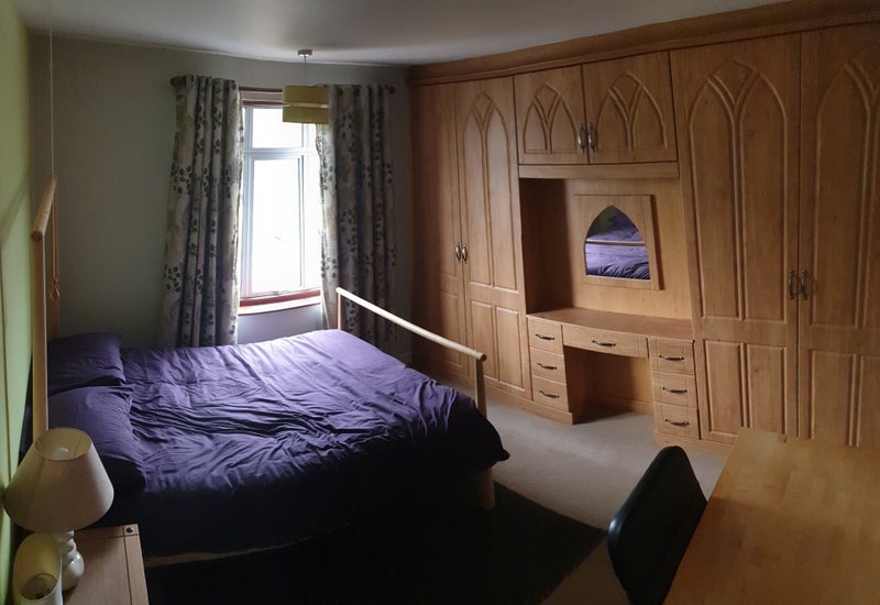 Photo 1: Double bedroom