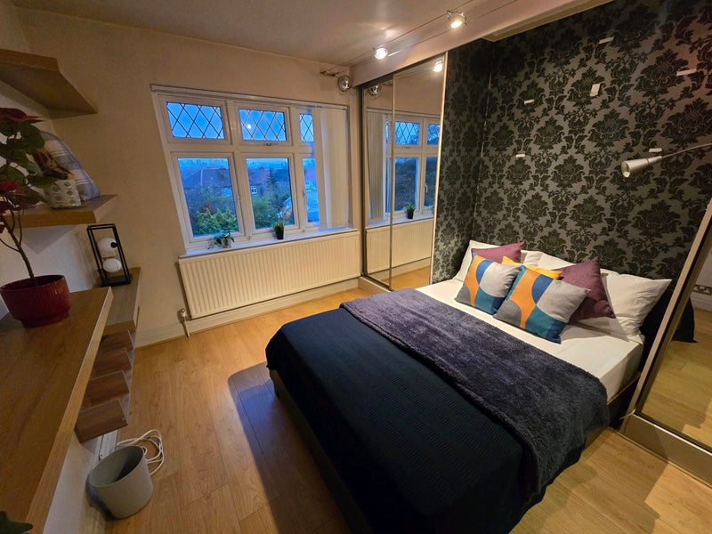 Photo 1: ROOM 2 - AVAILABLE NOW