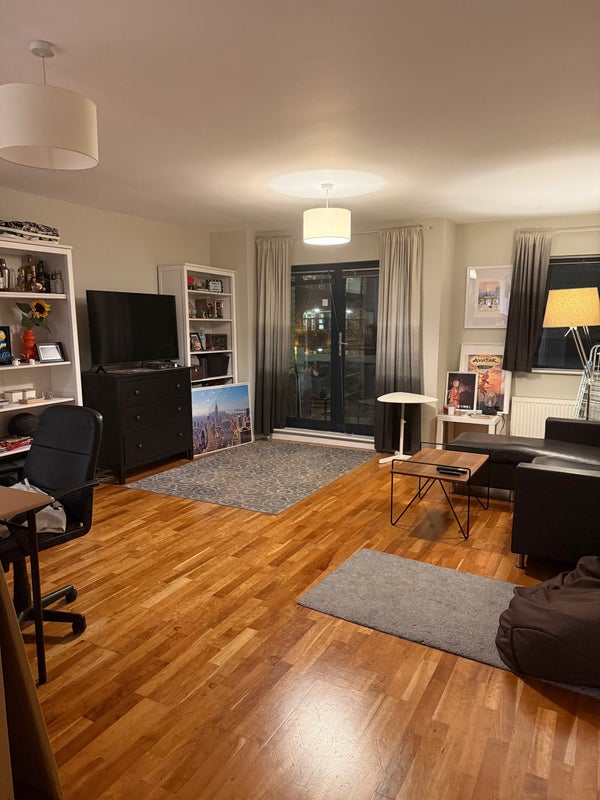 Photo 1: Living Room 