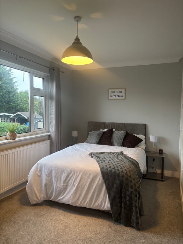 Photo 1: Big bedroom