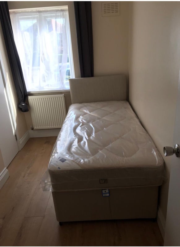 Photo 1: SIngle Room 