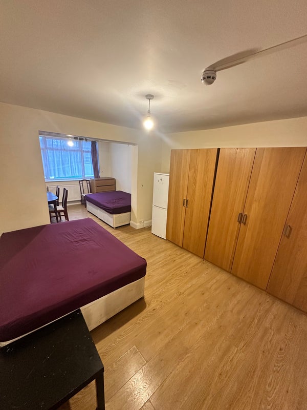 Photo 1: Triple room 