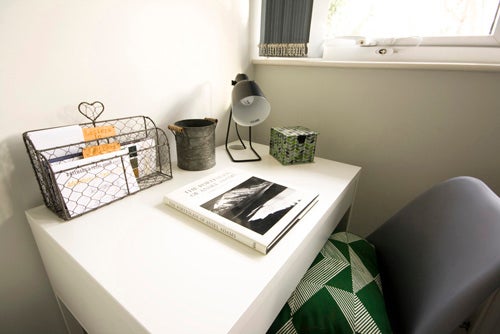 Photo 1: Dedicated workspace with Fast Wifi