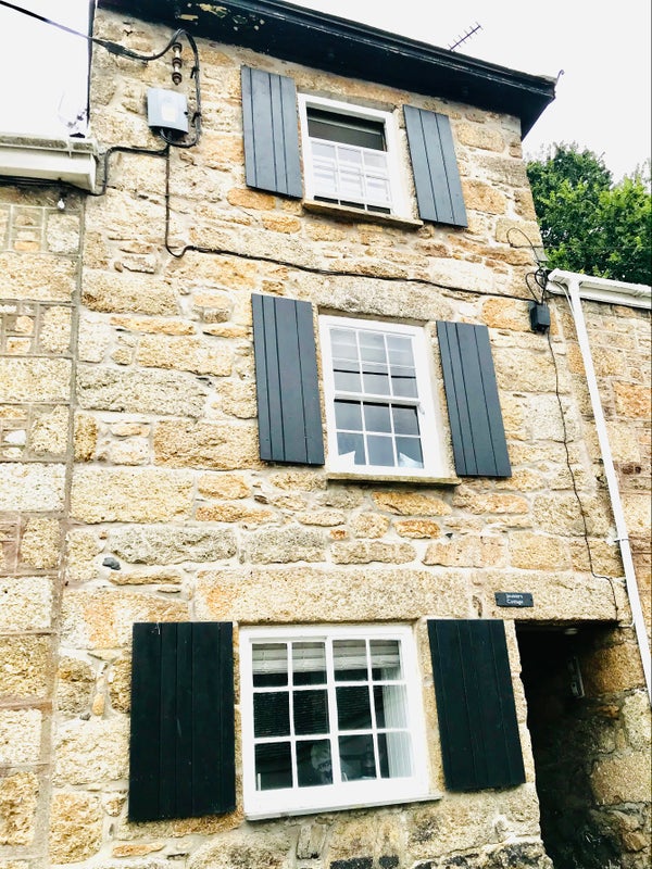 Photo 1: Jousters Cottage