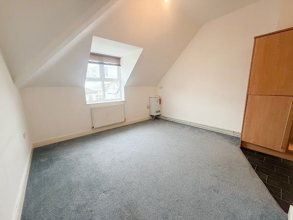 Photo 1: Living space