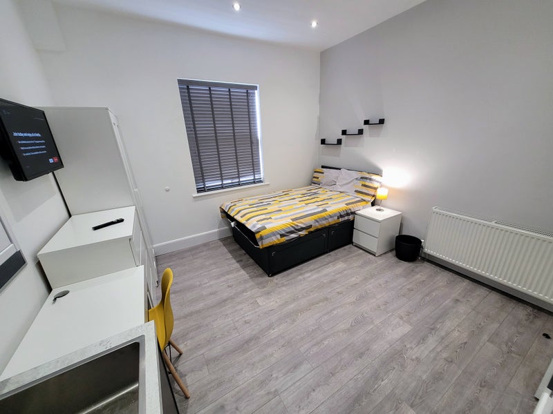 Photo 1: Photo of room 