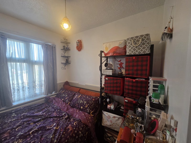 Photo 1: Single room 